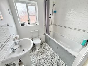 Meadowbank Drive Little Sutton
